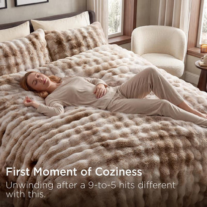 Deluxe Rabbit Fur Bubble Comforter Set